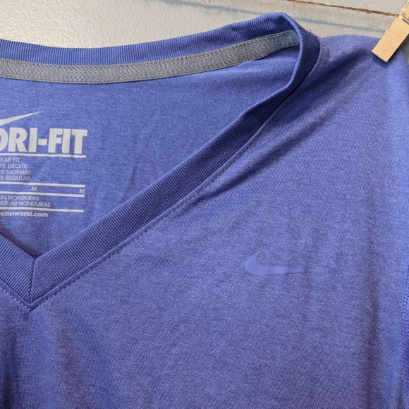 Nike Dri-Fit Long Sleeve Athletic Top Medium - Picture 2 of 7